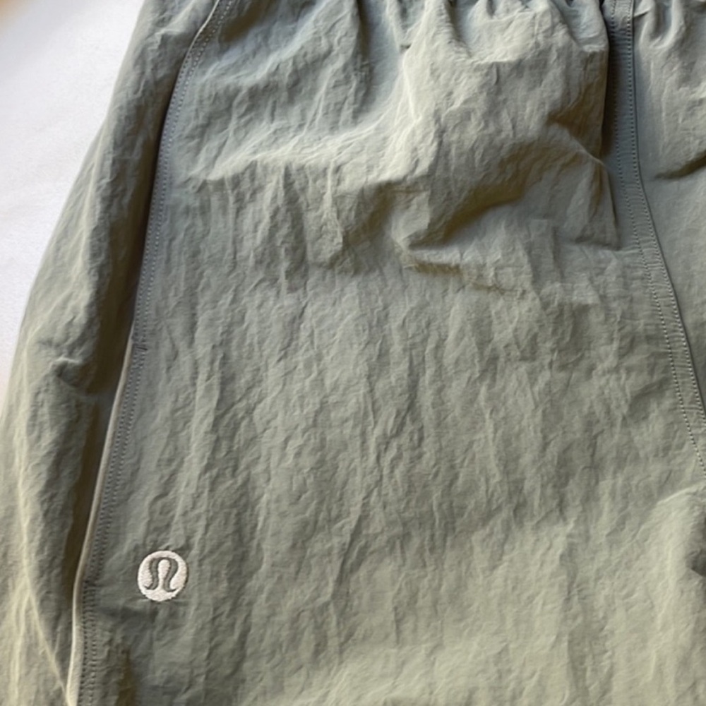 Lululemon Crinkle Nylon Mid-Rise Track Pant Wordmark - Picture 4 of 8